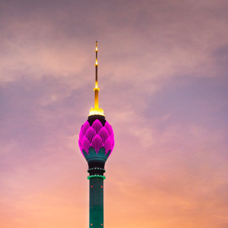 Colombo City Tour Sri Lanka — Temples, Markets and Skyline
